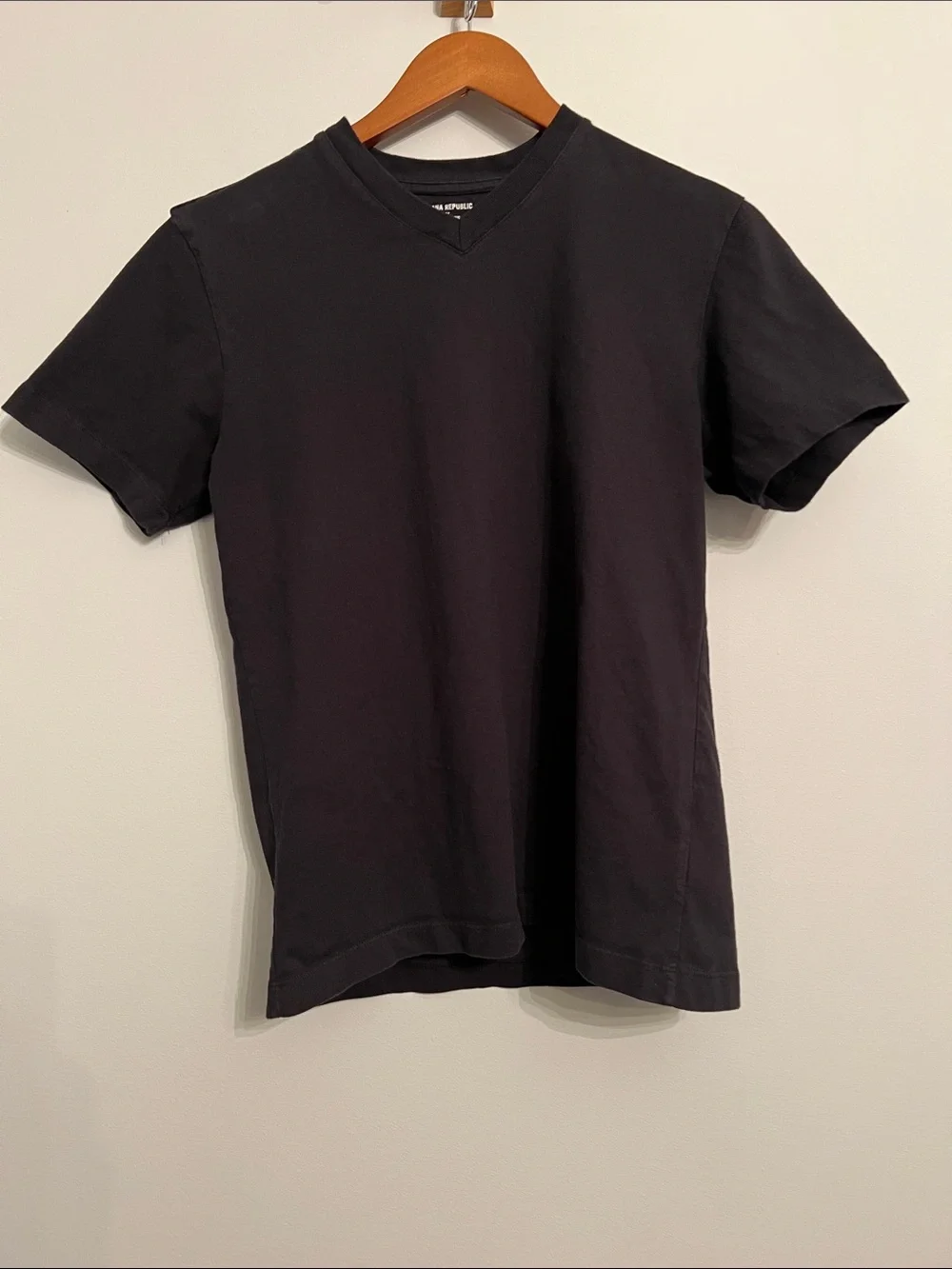 Men’s 100% Cotton Black V-Neck Short Sleeve Tee
